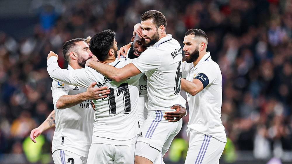 تشكيلة ريال مدريد.. فالفيردي وبنزيما وفينسيوس يقودون الخط الأمامي في "الكلاسيكو" ضد برشلونة