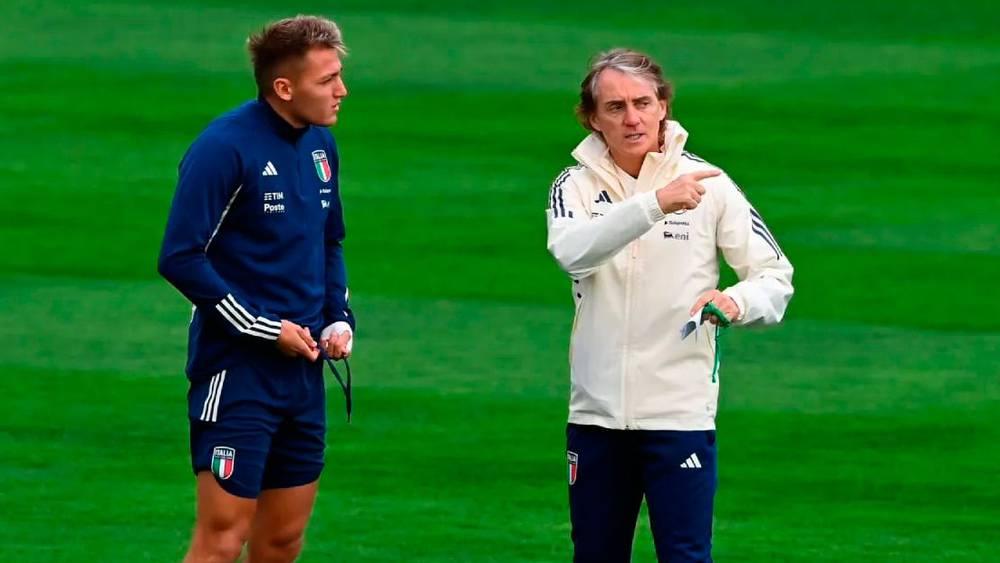 مانشيني يدافع عن قرار استدعاء الأرجنتيني ريتيجوي لقائمة الأزوري: "في إيطاليا لم يعد أحد يلعب في الشارع الآن"