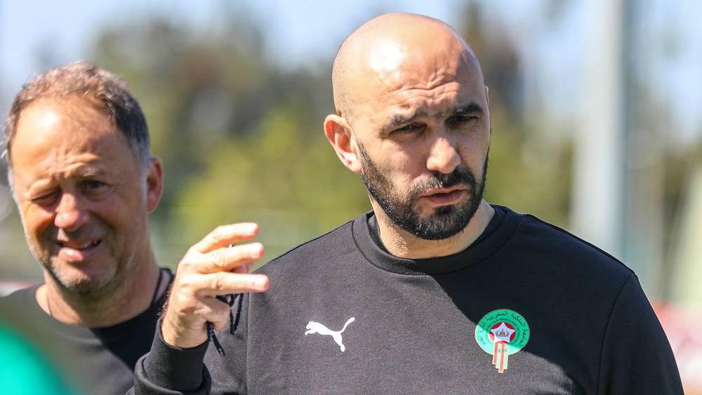 الركراكي يقرر عدم استدعاء أي حارس جديد لتعويض غياب التكناوتي