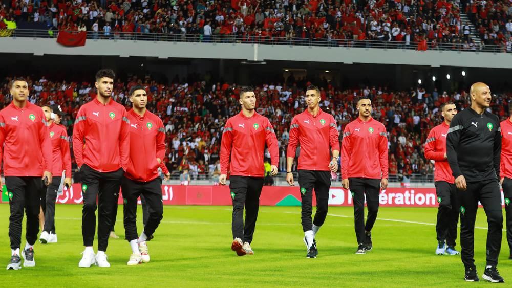 بعثة المنتخب المغربي تتوجه بعد قليل صوب مدريد تأهبا لمواجهة منتخب البيرو وديا
