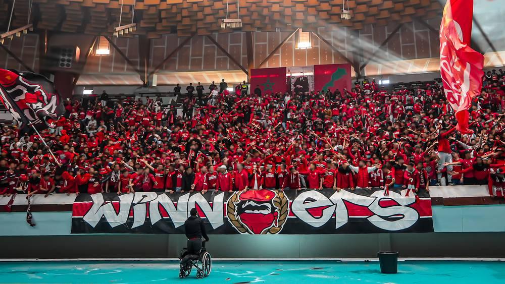 فصيل "وينرز" يتبرأ من الأحداث الأخيرة التي تشهدها بعض أحياء الدار البيضاء ويدعو أعضاء المجموعة لاستغلال الشهر الكريم في التقرب من الله