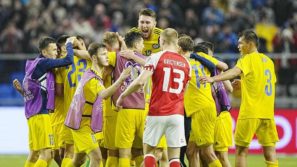 "ريمونتادا" مثيرة تقود كازاخستان لقلب الطاولة على الدنمارك (3-2)