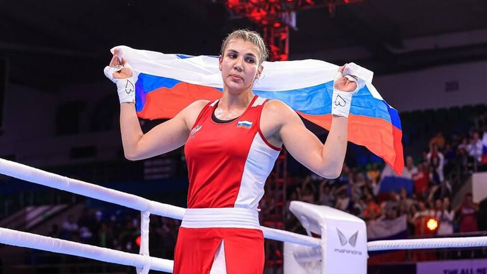 بعد إلغاء "القيود" عن رياضييها.. روسيا تحتفي برفع علمها وعزف نشيدها الوطني في بطولة العالم للملاكمة