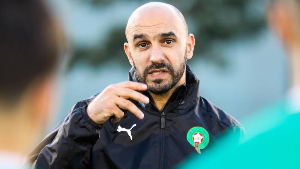 الركراكي: "أوناحي يعاني من إصابة خفيفة ولن نخاطر بإشراك حكيمي غدا أمام البيرو"