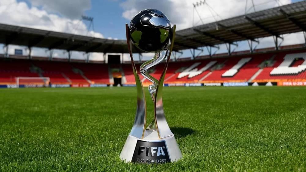 إندونيسيا تعلن قبولها قرار "الفيفا" بسحب تنظيم كأس العالم تحت 20 سنة