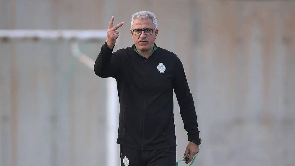 لكبيّر يمنح لاعبي الرجاء السبت يوم راحة قبل استئناف التداريب غدا الأحد تأهباً لـ"الديربي"