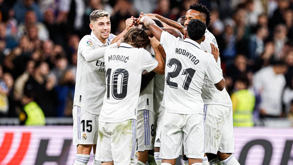 تشكيلة ريال مدريد الرسمية لـ"الكلاسيكو".. أنشيلوتي يدفع بأسمائه المُعتادة بقيادة فينيسيوس وبنزيما