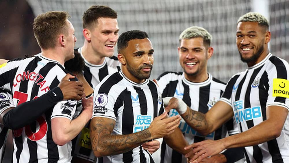 نيوكاسل "يكتسح" وست هام ومانشستر يونايتد يعبر برينتفورد في "البريمر ليج"