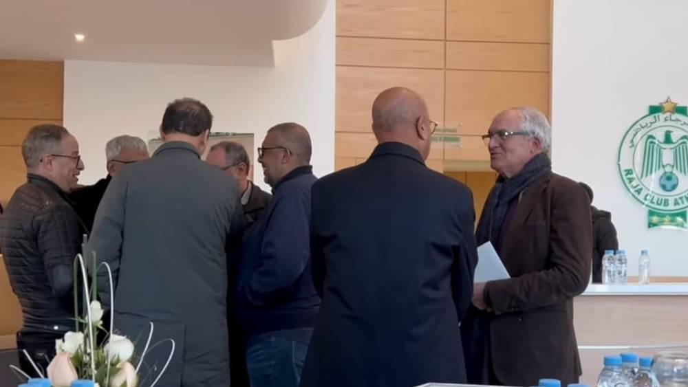 نائب رئيس الرجاء يقدم استقالته من منصبه احتجاجا على إلغاء الندوة الصحفية المخصصة لمناقشة "الظلم التحكيمي" في الديربي