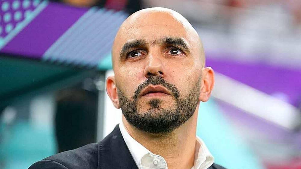 وليد الركراكي: "يجب زيارة الدار البيضاء من أجل مشاهدة جماهير الوداد والرجاء الرائعة.. إنها مدينة كرة القدم"