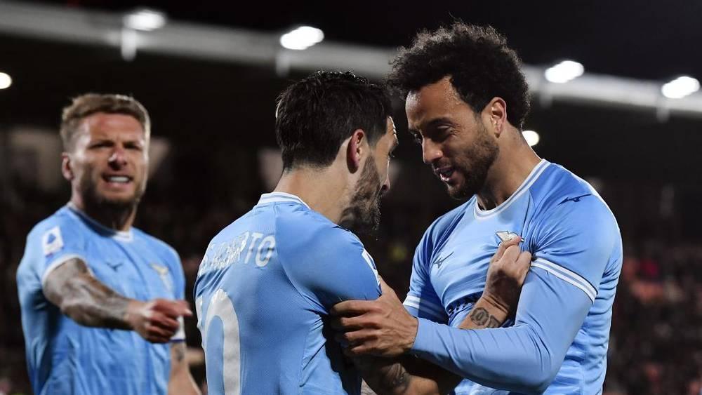 الدوري الإيطالي/ لاتسيو يهزم سبيزيا ويعزز موقعه في المركز الثاني