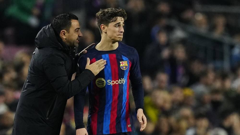 تشافي: "غافي لن يكون سعيدا في أي فريق آخر في العالم وغوارديولا هو الأفضل"