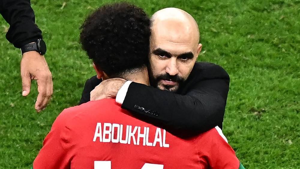 أبو خلال: "الركراكي يستحق كل التقدير في العالم.. قام بعمل هائل في وقت قصير وكل اللاعبين سعداء بوجوده كمدرب"