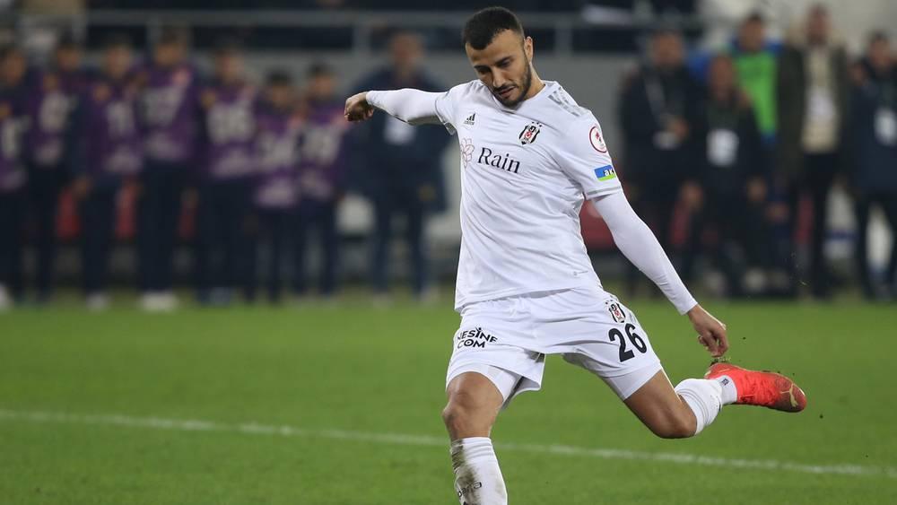 تقارير تركية: "سايس على اتصال دائم بأندية إنجليزية وبشكتاش يطالب بـ4 ملايين يورو كأقل مبلغ لتسريح اللاعب"