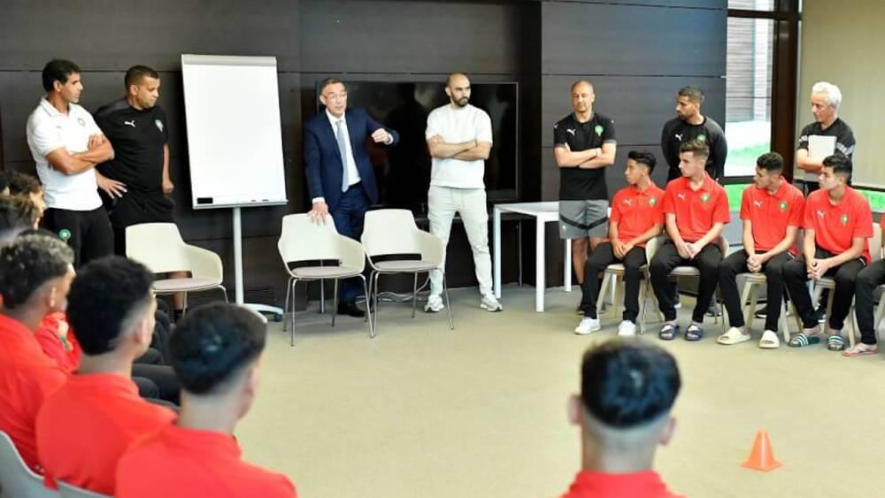 بعد تدخل الفيفا والكاف.. الجامعة تؤكد سفر بعثة المنتخب المغربي إلى الجزائر غدا الجمعة عبر رحلة جوية مباشرة ولقجع والركراكي يجتمعان باللاعبين