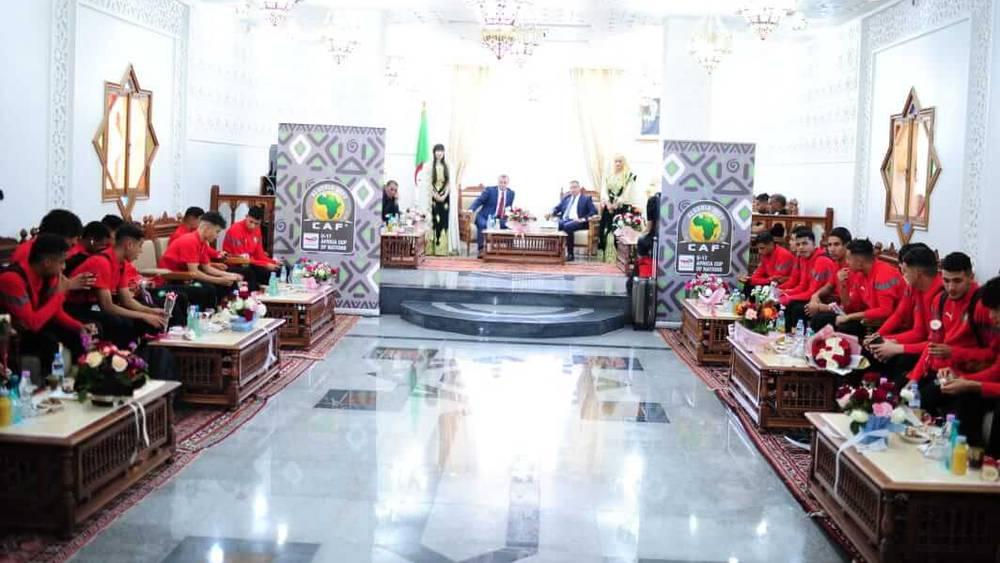 بعثة المنتخب المغربي لأقل من 17 سنة تحط الرحال بالجزائر تأهبا للمشاركة في كأس أمم أفريقيا