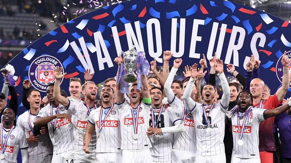 المغربي أبوخلال يتوج مع تولوز بكأس فرنسا عقب "اكتساح" نانت (1-5)