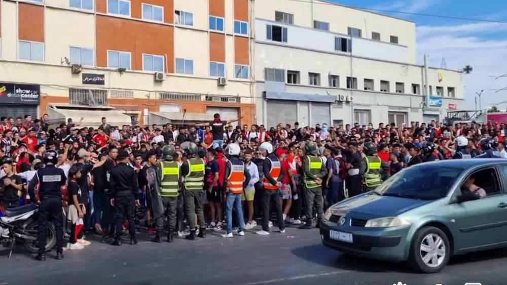 السلطات الأمنية توقف 170 شخصاً بسبب "أعمال شغب" في محيط "العربي الزاولي" على هامش مباراة "الطاس" و"الكوديم"