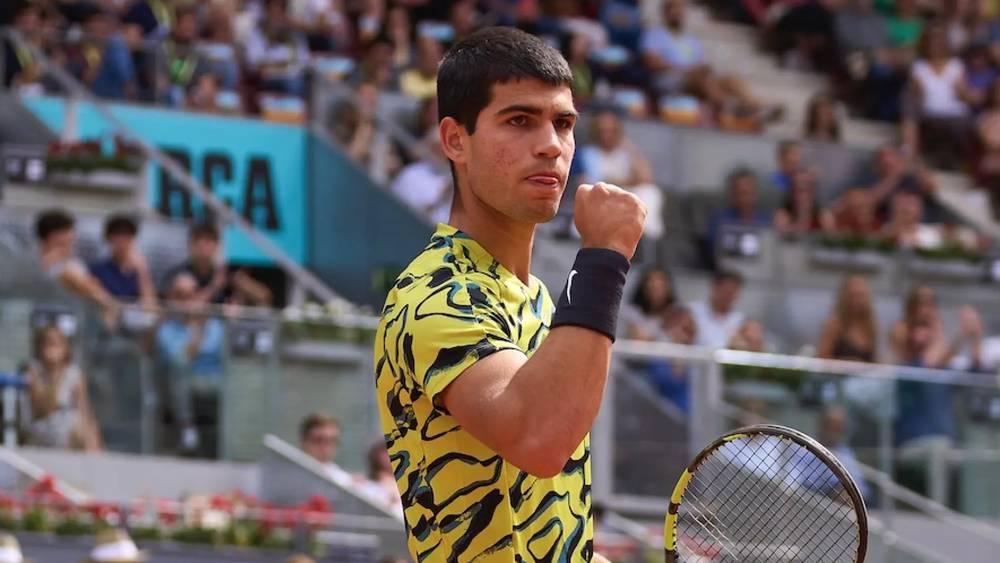 ألكاراز يبلغ نصف نهائي بطولة مدريد للتنس