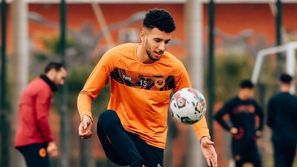 نهضة بركان يفتقد خدمات مدافعه حمزة الركراكي لحواليْ أسبوعيْن بداعي الإصابة