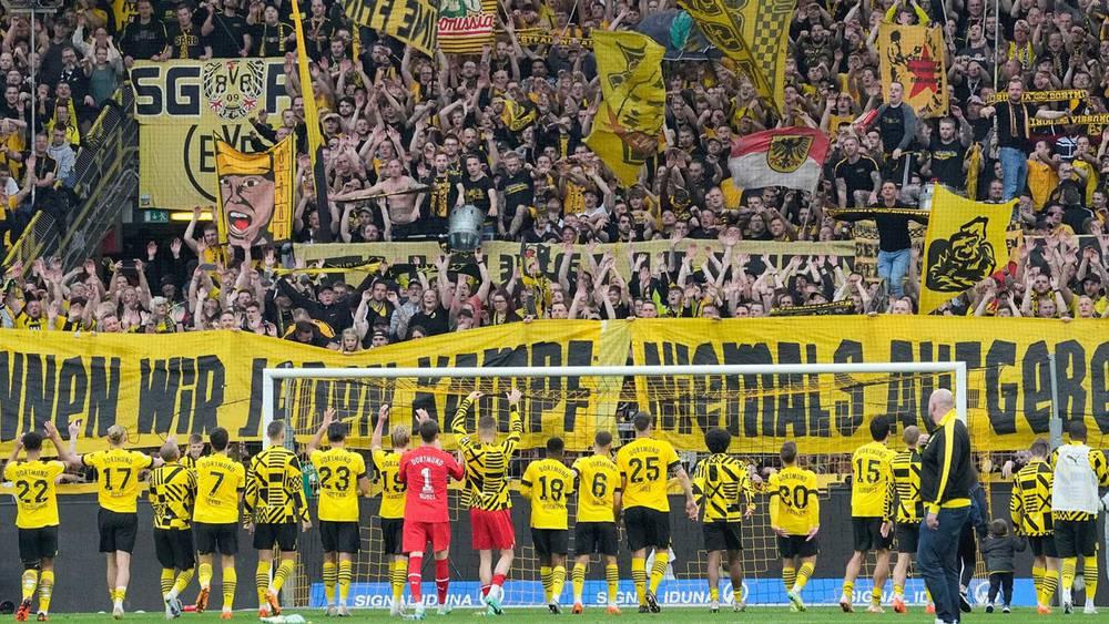 دورتموند يعود للانتصارات بفوز "ساحق" على فولفسبورغ (6-0) ويشعل الصراع على لقب "بوندسليغا"