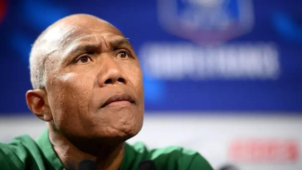 رسميًا/ نانت يعلن إقالة مدربه كومبواري وتعيين خليفة له