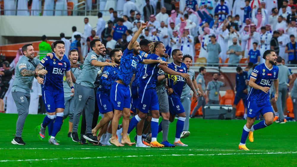 الهلال يتوج بكأس خادم الحرمين الشريفين على حساب الوحدة