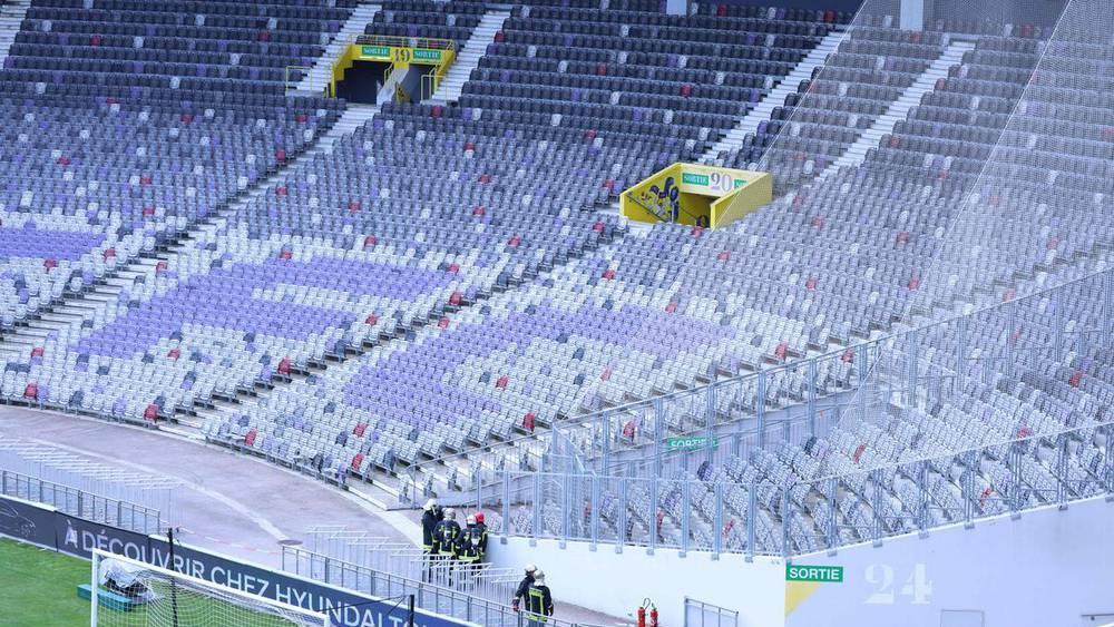 تأجيل انطلاق مباراة تولوز ضد نانت بسبب العثور على "حقائب مشبوهة" في المدرجات