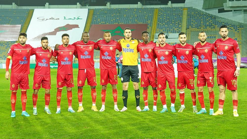 الوداد بالقميص الأحمر في مباراة الغد أمام سان داونز والأخير باللون الأصفر