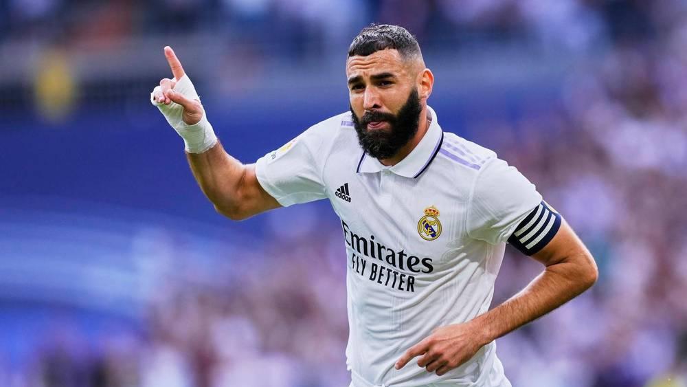 "ماركا"/ بنزيما باقٍ في ريال مدريد إلى غاية 2024