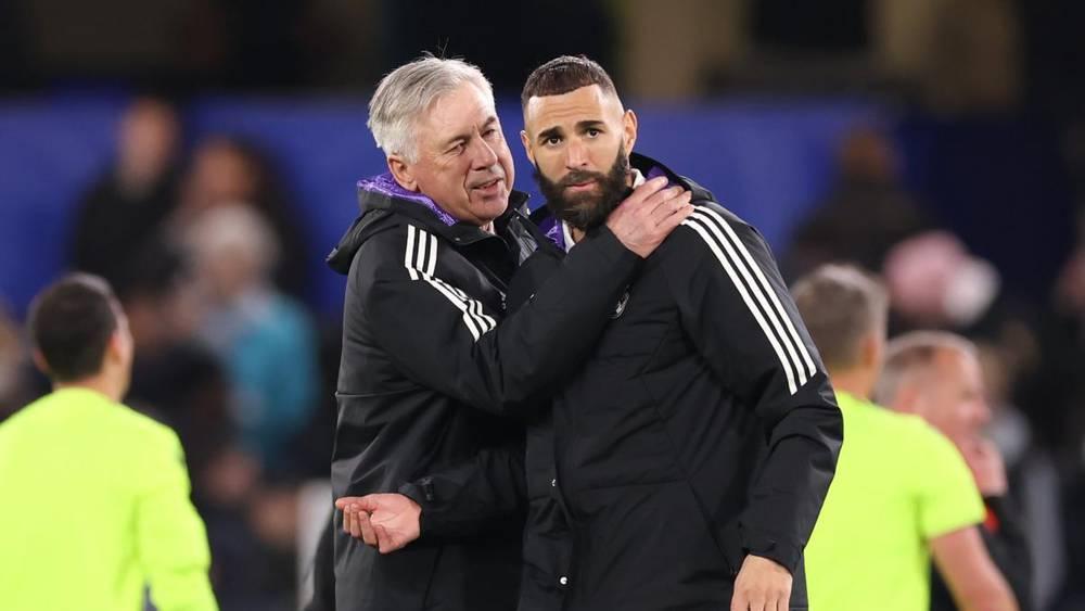 أنشيلوتي: "بنزيما لديه موسم آخر في عقده وأساطير ريال مدريد يجب أن يعتزلوا في النادي"