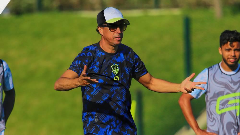 هلال الطير: "كل مبارياتنا بمثابة سد ولا مجال فيها للخطأ وحظوظنا في البقاء قائمة"