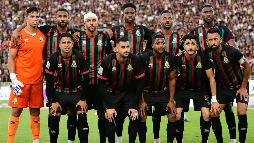 تشكيلة الجيش الملكي.. الصمدي يعتمد على ركائزه الأساسية أمام اتحاد طنجة بتواجد حريمات وبورغيس وسليم