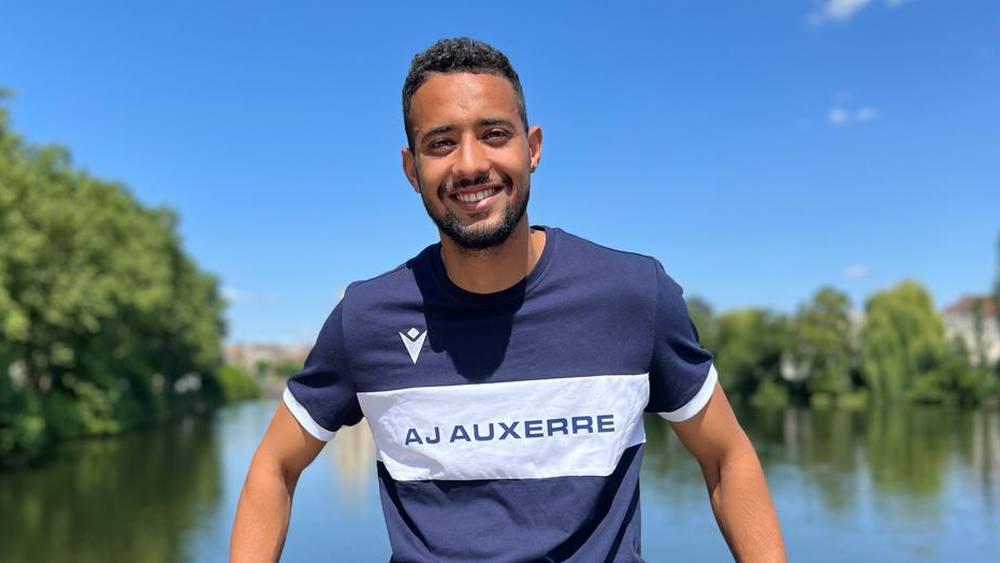 رسميا/ أوكسير الفرنسي يعلن تعاقده مع المغربي سعد أكوزول لمدة 3 مواسم