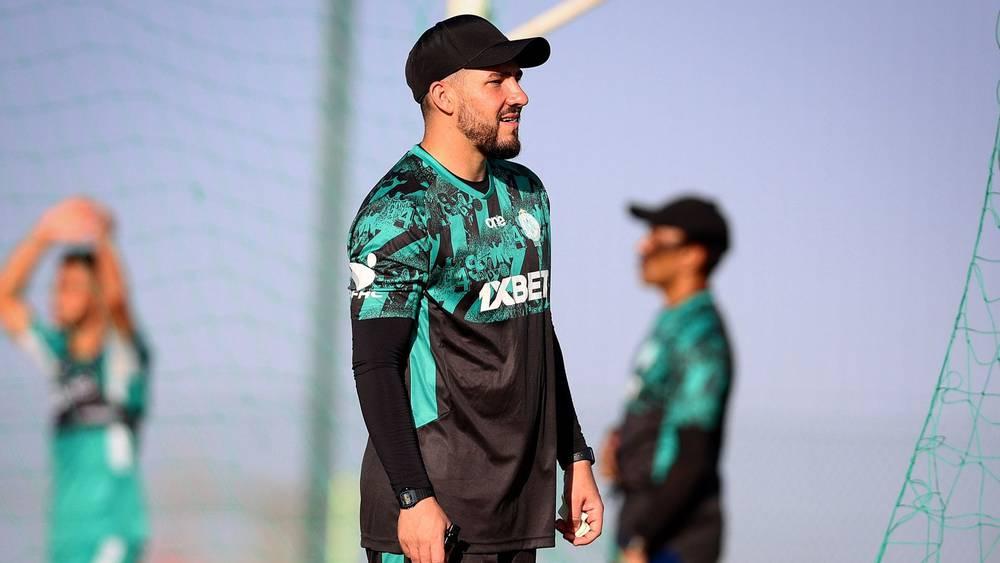 قبل مواجهة الديربي أمام الوداد.. الرجاء يعزز طاقمه التقني بمساعد مدرب جنوب أفريقي