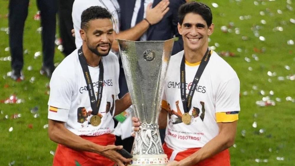 صحيفة "آس"/ إشبيلية يحدد مبلغ 60 مليون يورو لبيع بونو والنصيري