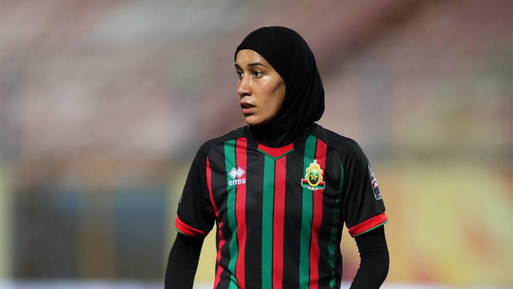 Mountakhab (F) - Benzina première femme voilée en CDM