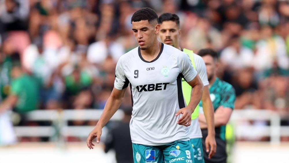 استبعاد اللاعب بنجديدة من قائمة الرجاء المسافرة لقطر تأهبا لمواجهة السد