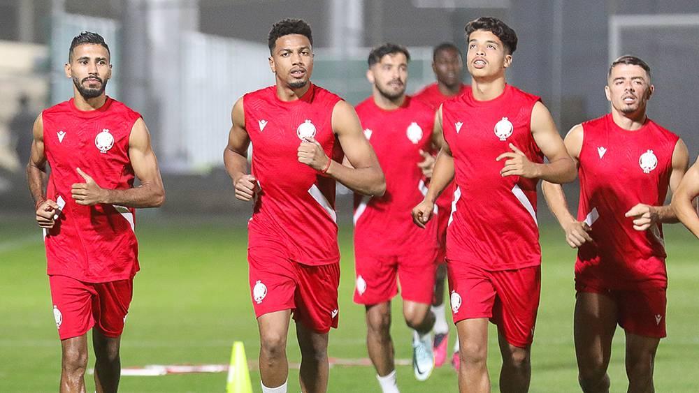 الوداد الرياضي يجري أولى حصصه التدريبية في السعودية تأهبا للبطولة العربية