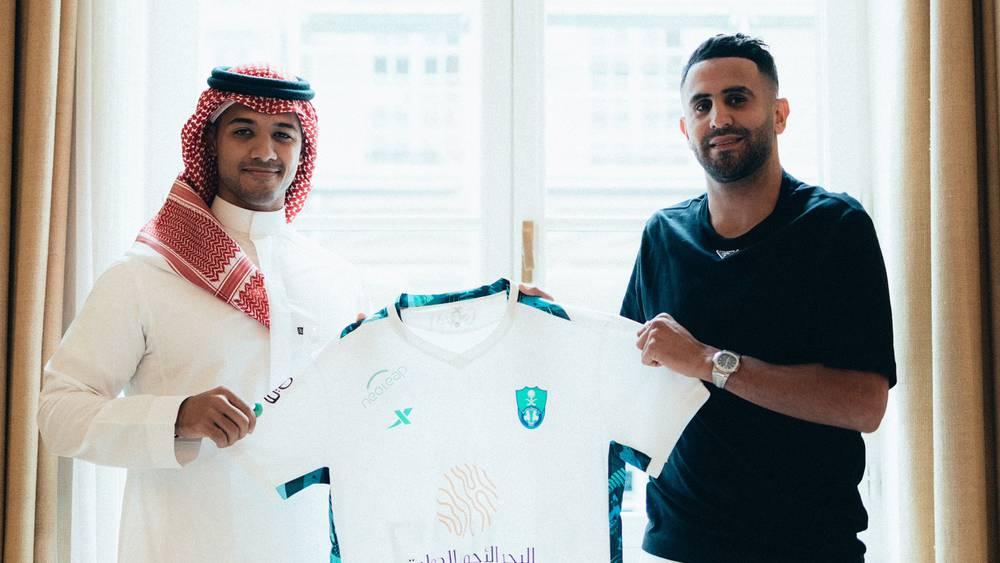رسميا/ رياض محرز ينتقل إلى الأهلي السعودي