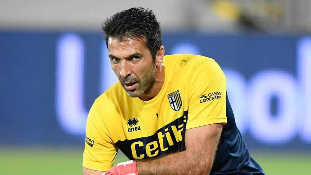 رسميا/ الحارس الإيطالي بوفون (45 سنة) يُعلن وضع حد لمسيرته الكروية