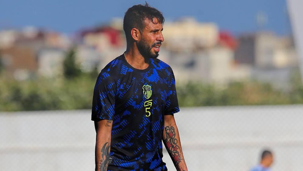 رسميا/ متولي يجدد عقده مع اتحاد طنجة إلى غاية 2025