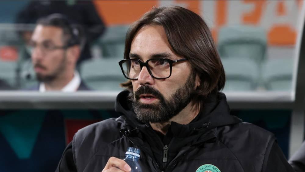 بيدروس (مدرب المنتخب المغربي النسوي): "أعرف المنتخب الفرنسي جيدًا وسنبذل قصارى جهدنا لتحقيق التأهل"