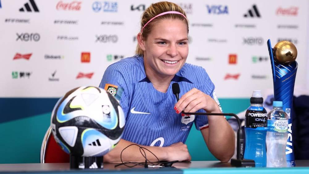 لو سومر: (لاعبة فرنسا): "كنا نفكر في مواجهة ألمانيا أو كولومبيا.. المغرب قرر خلاف ذلك وهنا تكمن جمالية كرة القدم"