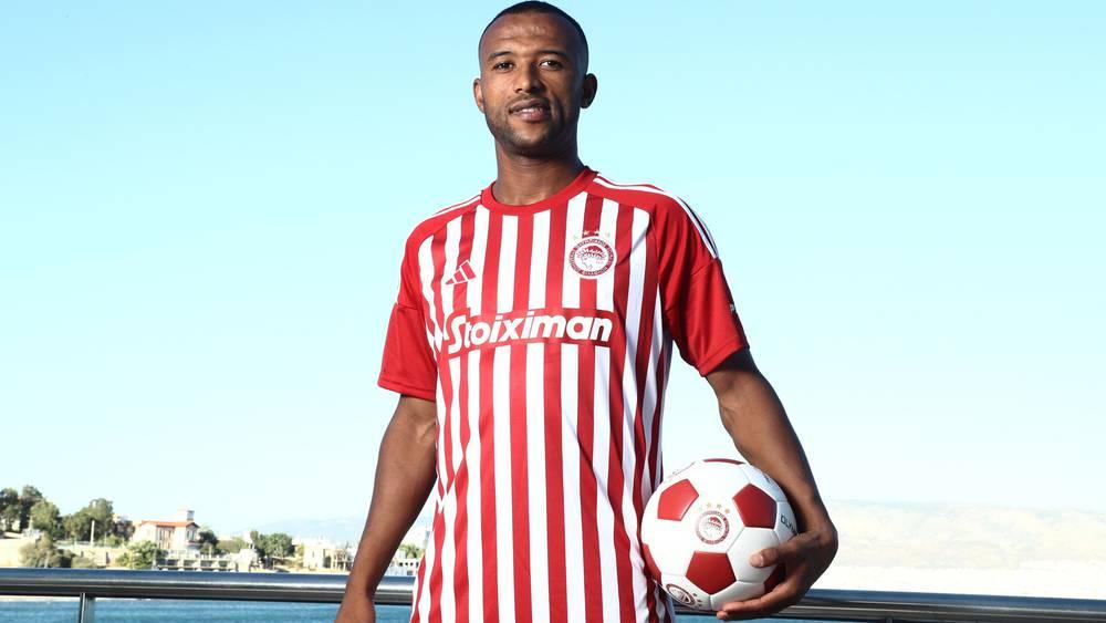 الكعبي: "سأعطي كل ما في جعبتي للتتويج بالألقاب رفقة أولمبياكوس.. العربي صديقي وسعيد بمرافقته في النادي"