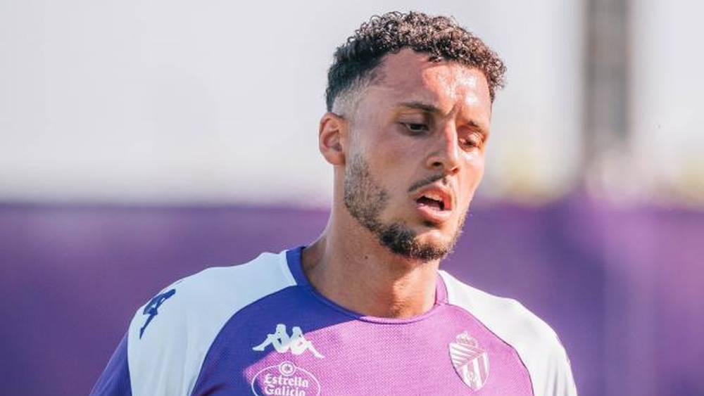 أملاح ينتظر توقيع مالك فالنسيا على بنود التعاقد معه للإعلان الرسمي عن صفقة خروجه من بلد الوليد