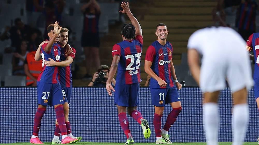 بهدف للزلزولي وأسيست ليامال.. برشلونة يتوج بكأس "خوان غامبر" بعد انتصاره على توتنهام (4-2)