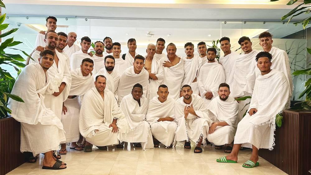 مكونات الرجاء الرياضي تؤدي مناسك العمرة بعد المشاركة في كأس الملك سلمان للأندية