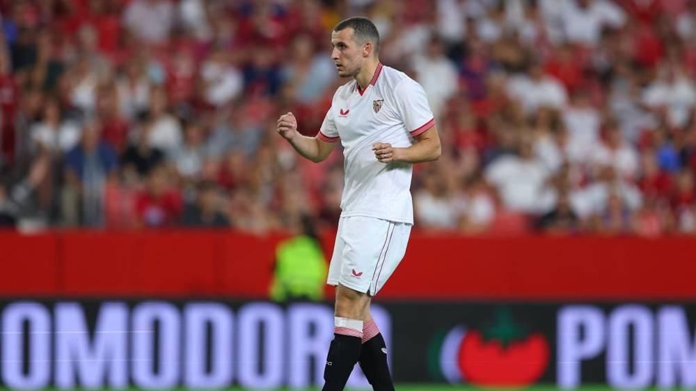 تقارير/ ضمك السعودي يتفاوض مع إشبيلية للظفر بخدمات اللاعب المغربي أسامة إدريسي