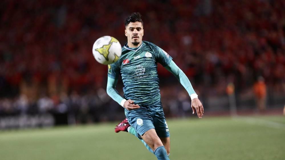 سانت إيتيان الفرنسي يُسدّد الشرط الجزائي لعقد بنتايك مع الرجاء لضمّ اللاعب إلى صفوفه